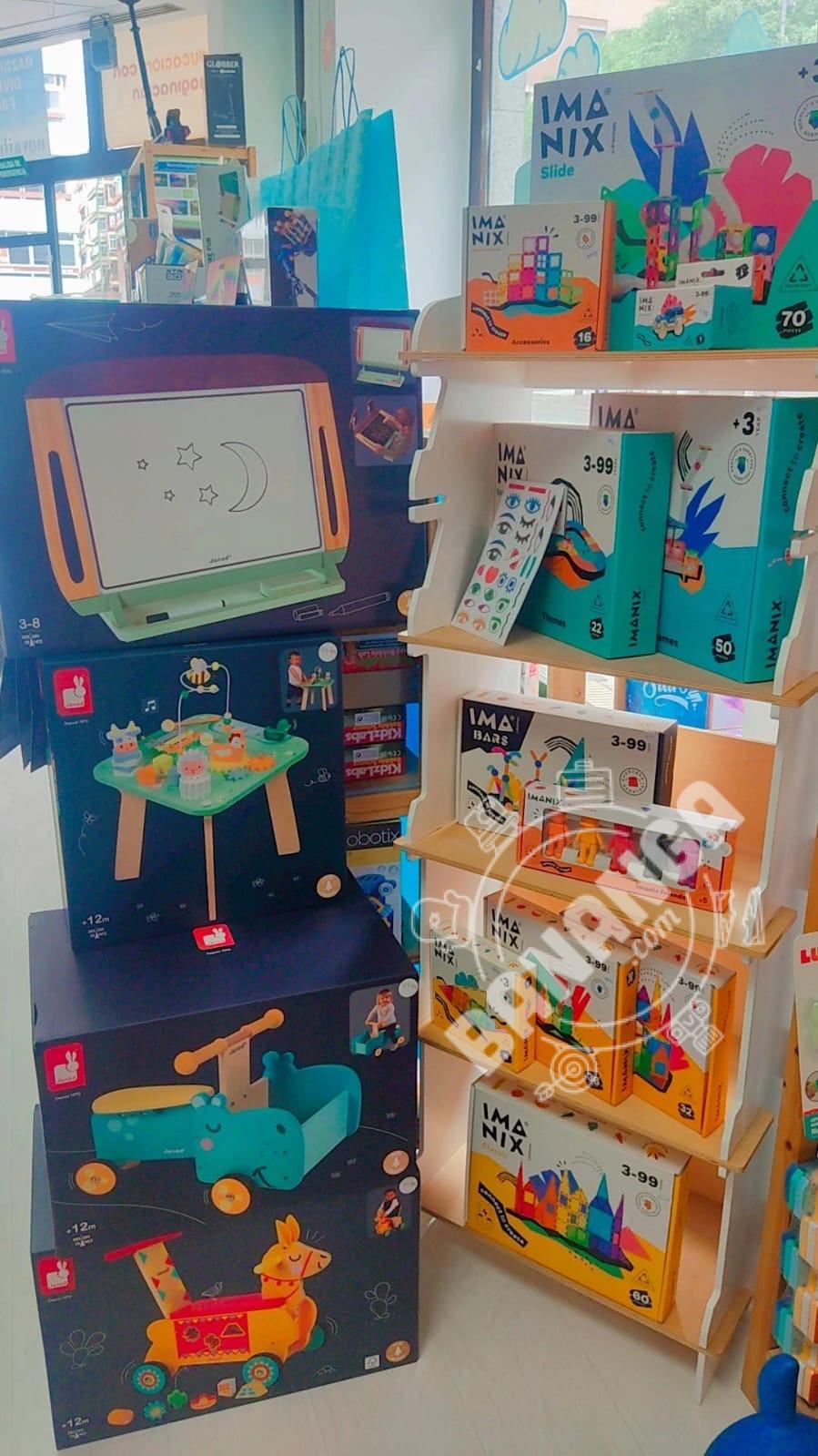 NOVAILUSIÓN JUGUETERIA Y LIBRERIA